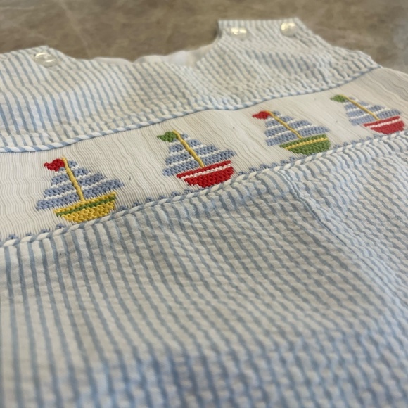 Anavini Smocked Shortall - Picture 2 of 4